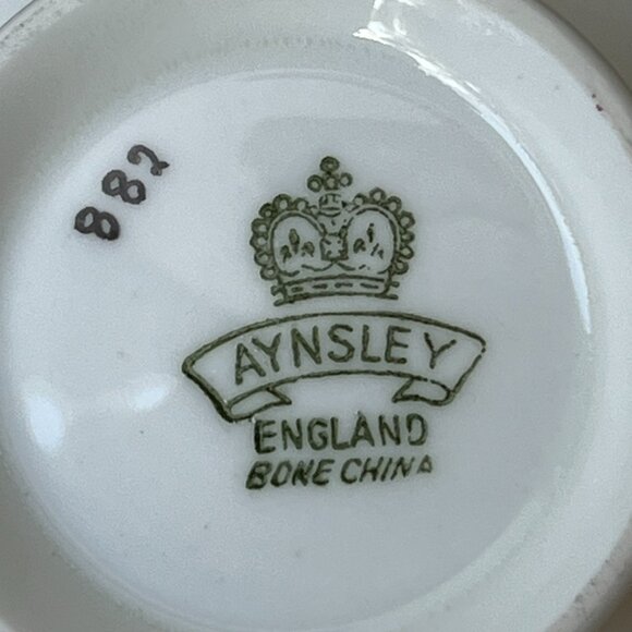 Aynsley England Bone China Tea Cup Ruby Red Floral Center 882 - Picture 14 of 16